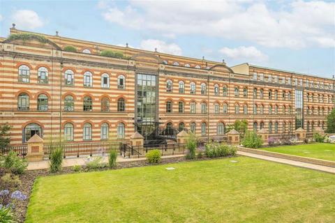 Brasenose Drive, London SW13