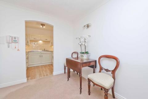 undefined, Maple Court, Pinner HA5