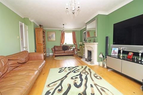 6 Armonde Close, Boreham, Chelmsford, CM3 3GA