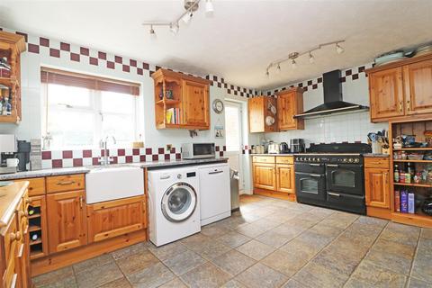 6 Armonde Close, Boreham, Chelmsford, CM3 3GA