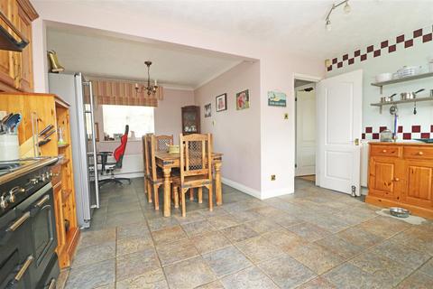 6 Armonde Close, Boreham, Chelmsford, CM3 3GA