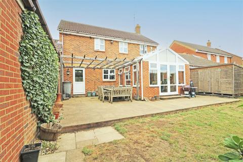 6 Armonde Close, Boreham, Chelmsford, CM3 3GA