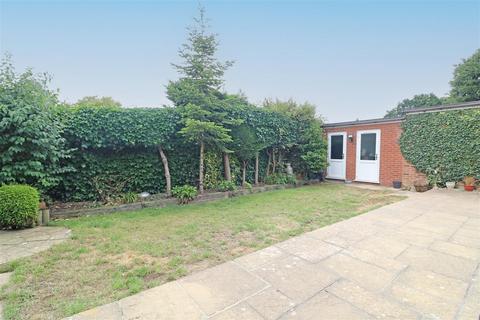 6 Armonde Close, Boreham, Chelmsford, CM3 3GA