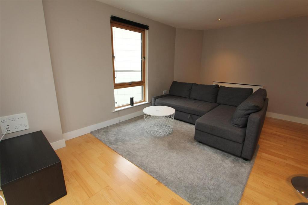 Living room1.JPG