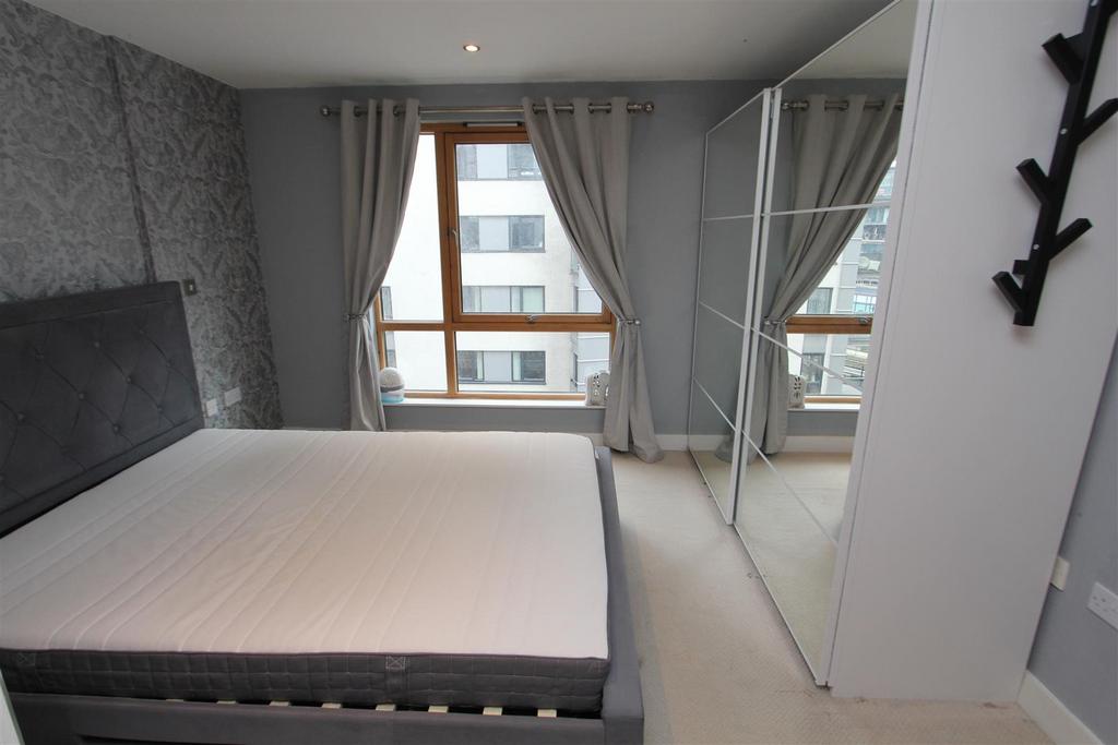 Bed1.JPG
