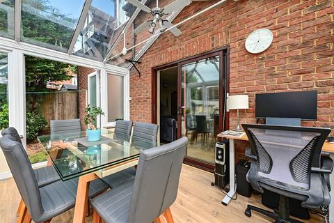 3 bedroom detached house for sale, College Road, Guildford GU12