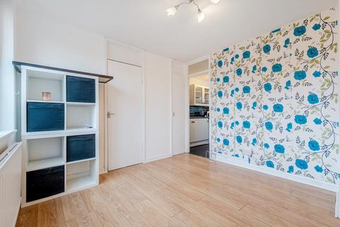 1 bedroom flat for sale, Woolstaplers Way, London, SE16