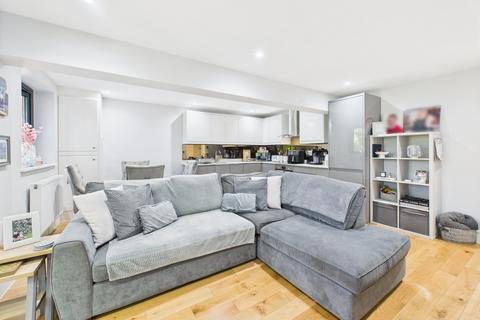 2 bedroom apartment for sale, Treadaway Hill, Loudwater, Buckinghamshire, HP10