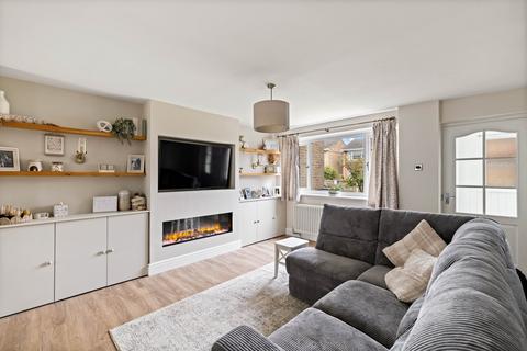 44 Farncombe Way, Whitfield, Dover, CT16 3NT