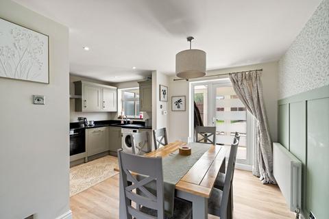 44 Farncombe Way, Whitfield, Dover, CT16 3NT