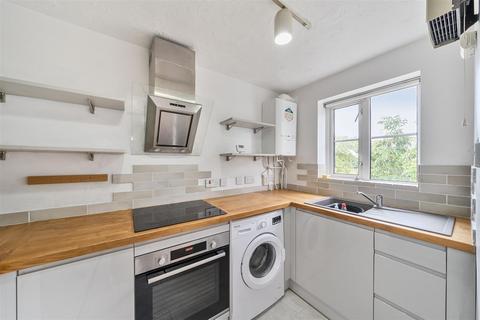 2 bedroom flat for sale, Sovereigns Quay, Bedford