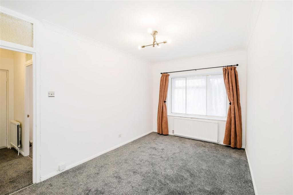Flat 3, 23 Aldersbrook road-6.jpg