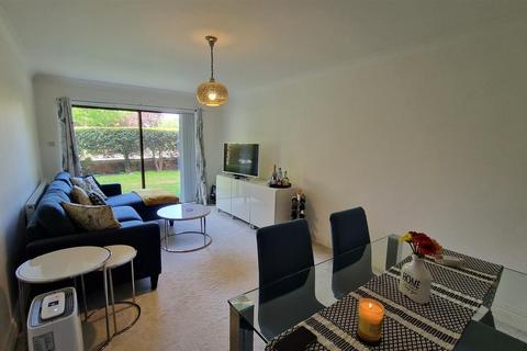 undefined, Huntly Grove, Peterborough