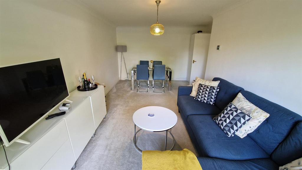 Lounge 4.jpg