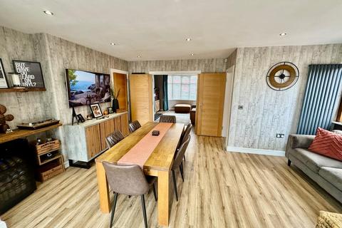 42 Ormesby Bank, Ormesby, Middlesbrough, TS7 9EB