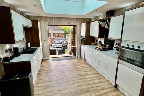 42 Ormesby Bank, Ormesby, Middlesbrough, TS7 9EB