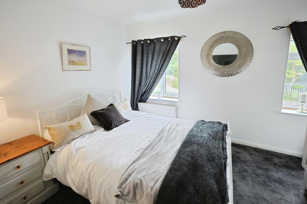 Pbox-bedroom-312561.JPG