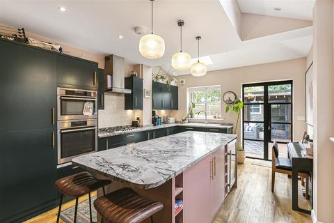 undefined, Somerset Road, Kingston Upon Thames KT1