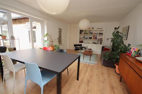 2 bedroom bungalow to rent, Lammas Field, Cambridge CB3