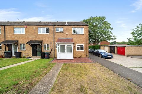 69 Apsledene, Gravesend, DA12 5EE
