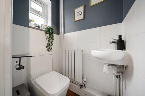 69 Apsledene, Gravesend, DA12 5EE