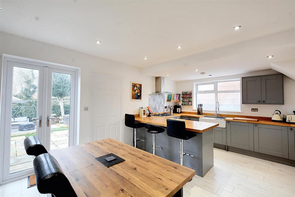Dining kitchen