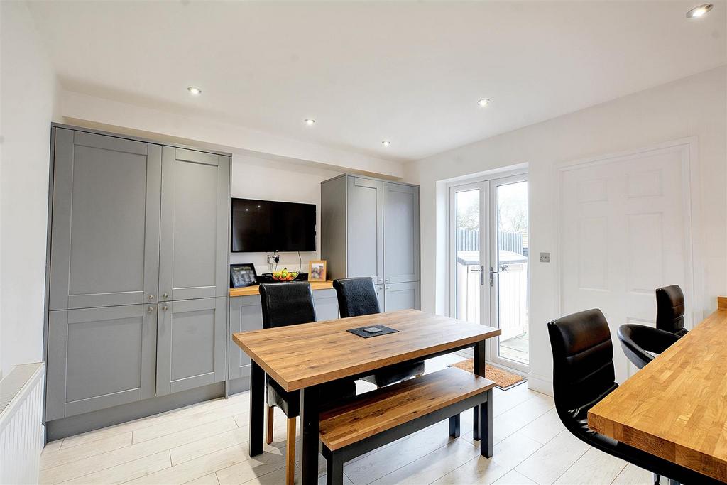 Dining kitchen