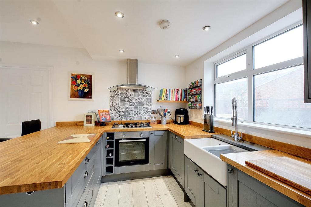 Dining kitchen