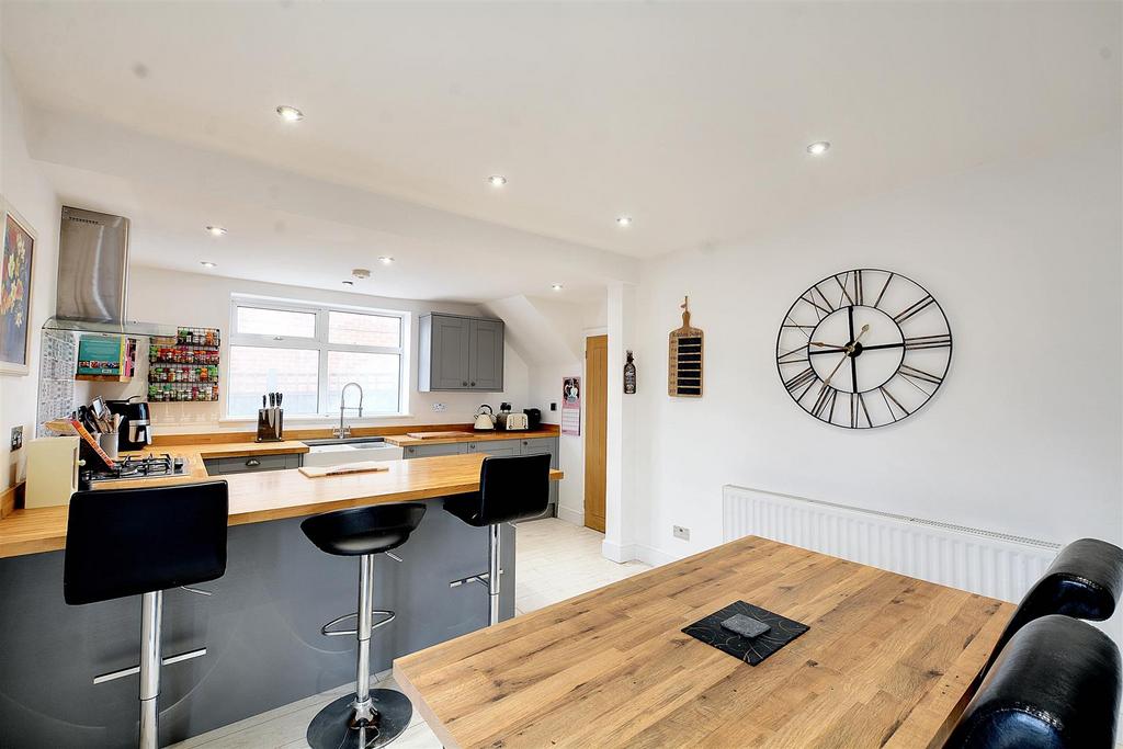 Dining kitchen