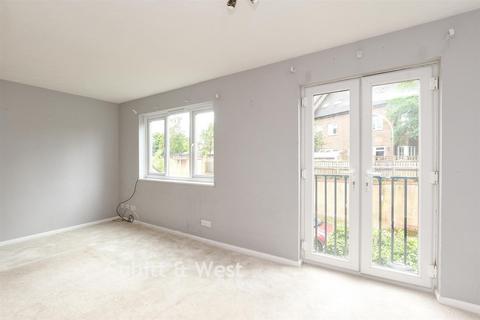 3 Abbots Rise, Redhill, RH1 1LL