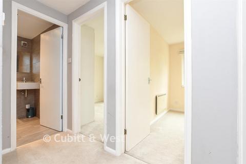 3 Abbots Rise, Redhill, RH1 1LL