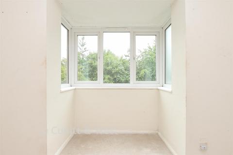 3 Abbots Rise, Redhill, RH1 1LL