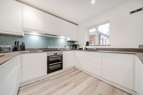 2 Pembury Close, Bromley, BR2 7PS