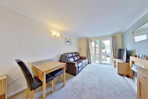 1 bedroom retirement property for sale, Oakland Court, Kings Road, Herne Bay, CT6 5RL