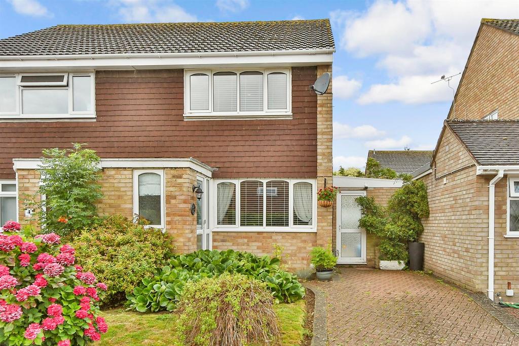 Plumtree Grove, Hempstead... 2 bed semi-detached house for sale - £325,000