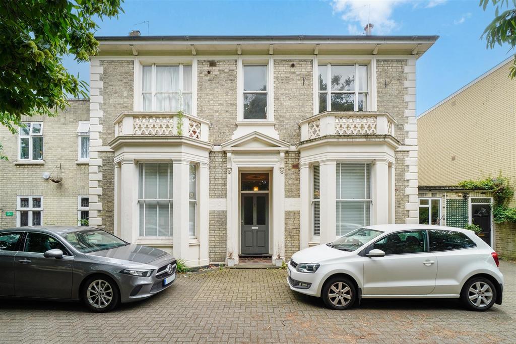 Upper Richmond Road