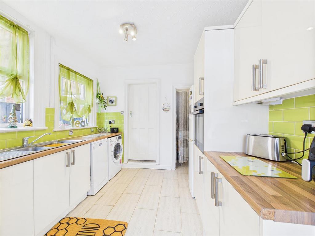 Kitchen: