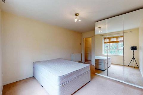 1 bedroom apartment to rent, London NW8