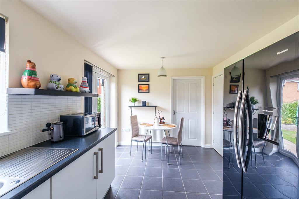 Kitchen/Dining Area