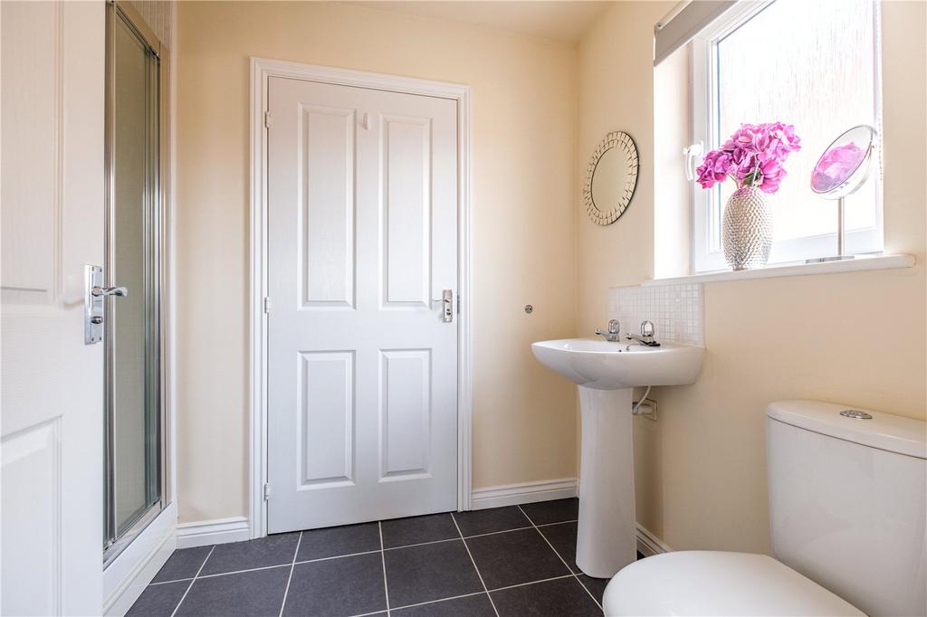 Toilet/Shower
