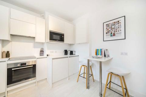 2 bedroom flat for sale, Bromyard Avenue, London W3