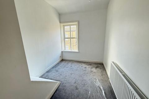 16 Beech Street, Holywell Green, Halifax, HX4 9ET
