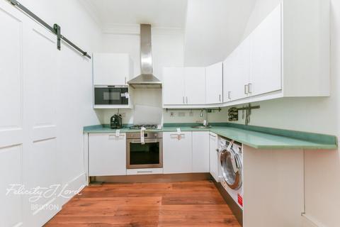 1 bedroom flat for sale, Holbeach Mews, LONDON