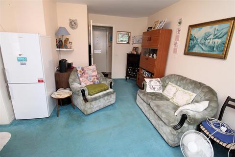 1 bedroom flat for sale, Inglewood, The Spinney, Swanley