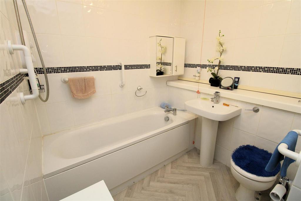 Bathroom.JPG