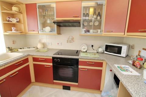 1 bedroom flat for sale, Inglewood, The Spinney, Swanley