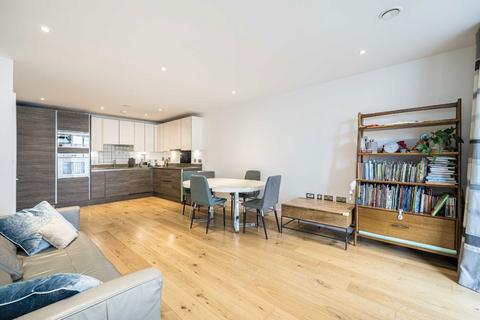 3 bedroom flat for sale, Plough Way, London SE16
