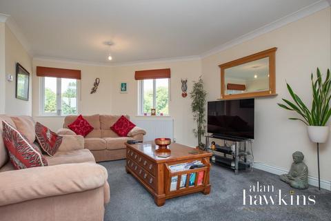 2 bedroom apartment for sale, 40 Wiltshire Crescent, Royal Wootton Bassett