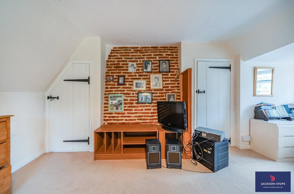 Landing/Bedroom 2 B