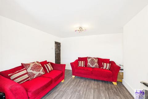 5 bedroom detached house for sale, Upper Luton Road, Chatham
